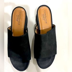 Comfortiva women’s sandals size 9.5 like new